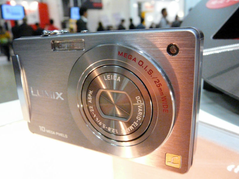 vertalen lawaai tumor A digital camera "LUMIX DMC - FX 500" that focus is tracked automatically  when you touch the thing you want to shoot Hasty review - GIGAZINE