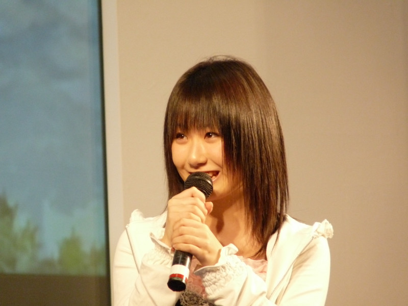 Rina Hidaka (15 de Junho de 1994), Artista