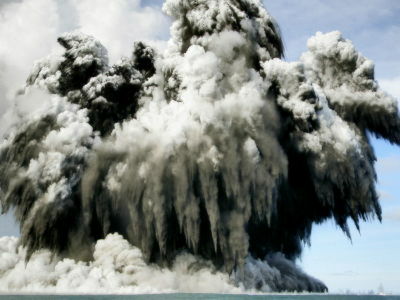 top 日本から1600kmの海底に太陽系最大の火山が発見される