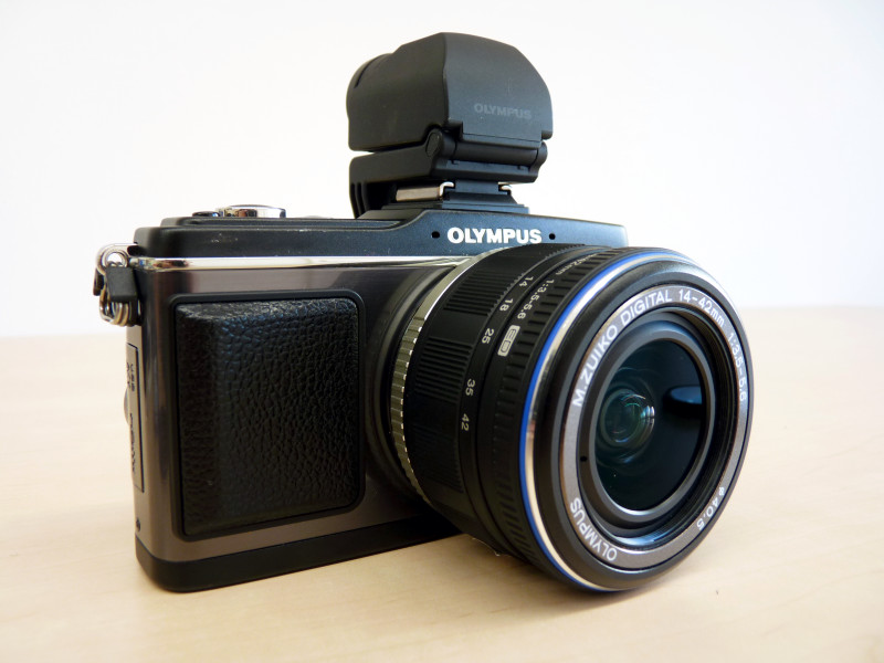 Maak het zwaar Zijn bekend Wijzerplaat Photo Review of Olympus's Upcoming Compact DSLR Camera "PEN E-P2" - GIGAZINE