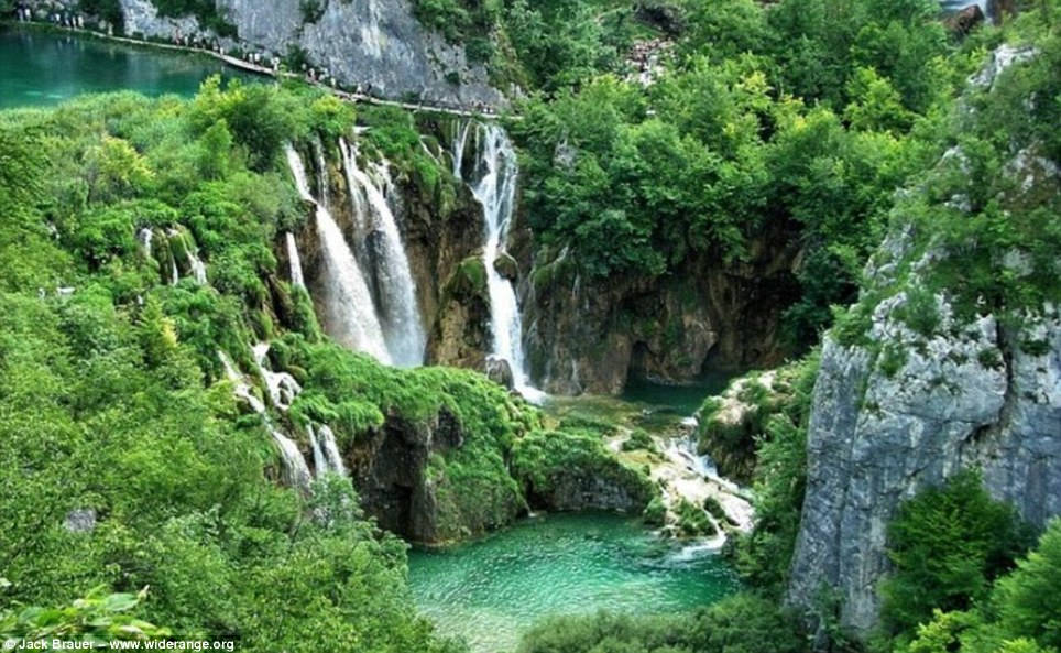 002 これが本当の美！クロアチアの美しすぎる滝　プリトヴィツェ湖群国立公園　でも地雷が埋まっているかも