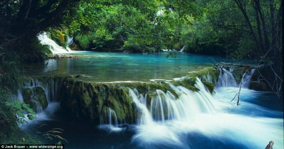 004 これが本当の美！クロアチアの美しすぎる滝　プリトヴィツェ湖群国立公園　でも地雷が埋まっているかも