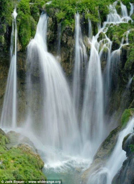 006 これが本当の美！クロアチアの美しすぎる滝　プリトヴィツェ湖群国立公園　でも地雷が埋まっているかも