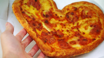 Heart-shaped pizzas hot for Valentine's day - Feb. 10, 2012