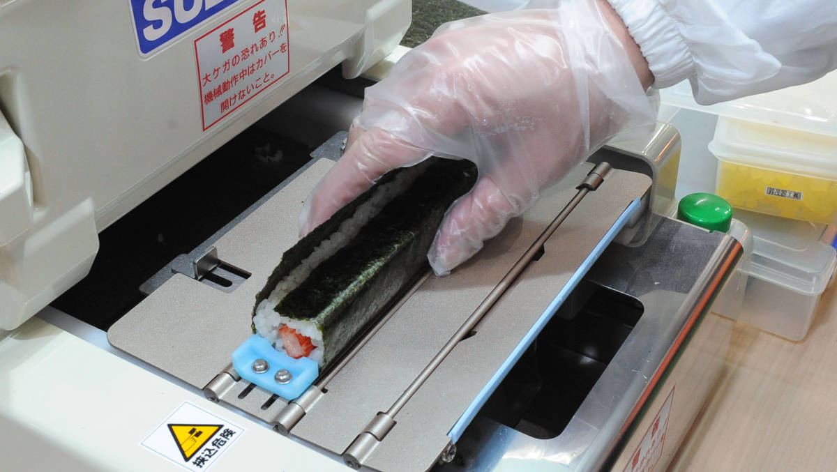 Robot sushi maker has it all wrapped up