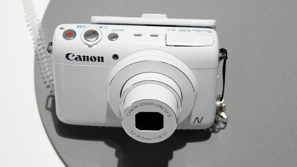 PowerShot N100" with a double-sided camera capable of shooting subjects and photographers at the same time - GIGAZINE
