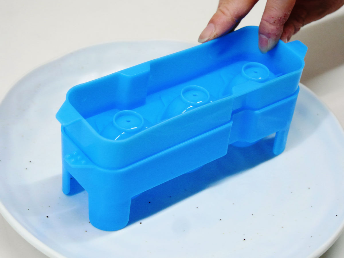 http://i.gzn.jp/img/2014/08/07/smileslime-ice-tray-review/P2220610.jpg