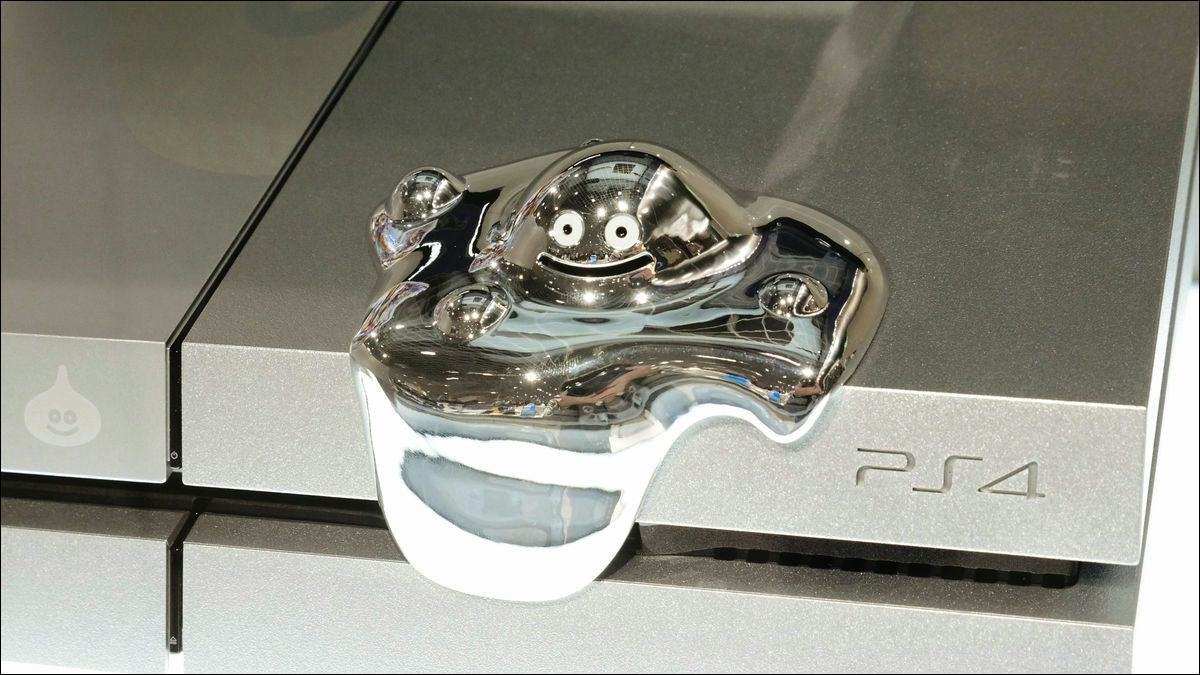 大阪に「はぐれメタルが あらわれた！」予約終了の『PS4 メタルスライムエディション』がソニーストア大阪に展示中！ : ゲームかなー