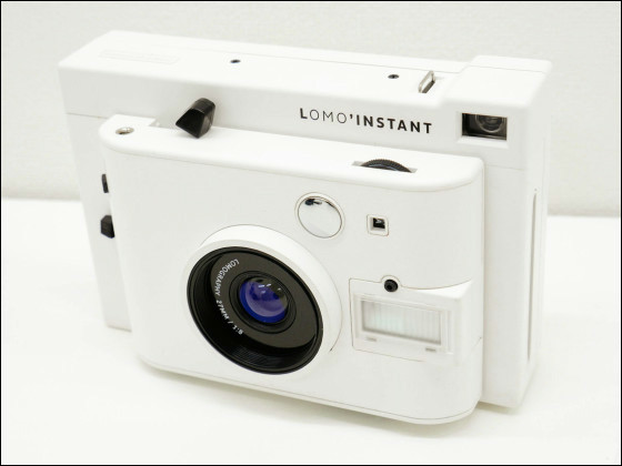 インスタントカメラなのにレンズ交換式、長時間露光撮影や自撮りにも対応したクリエイティブすぎる「Lomo’Instant White」を使ってみた - ライブドアニュース