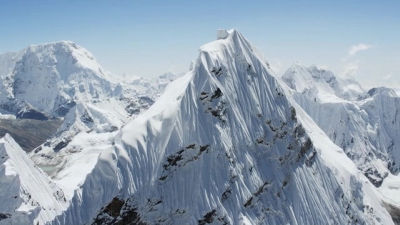 7000メートル上空からヒマラヤ山脈を眺める超絶ムービー Himalayas From 000 Ft Gigazine
