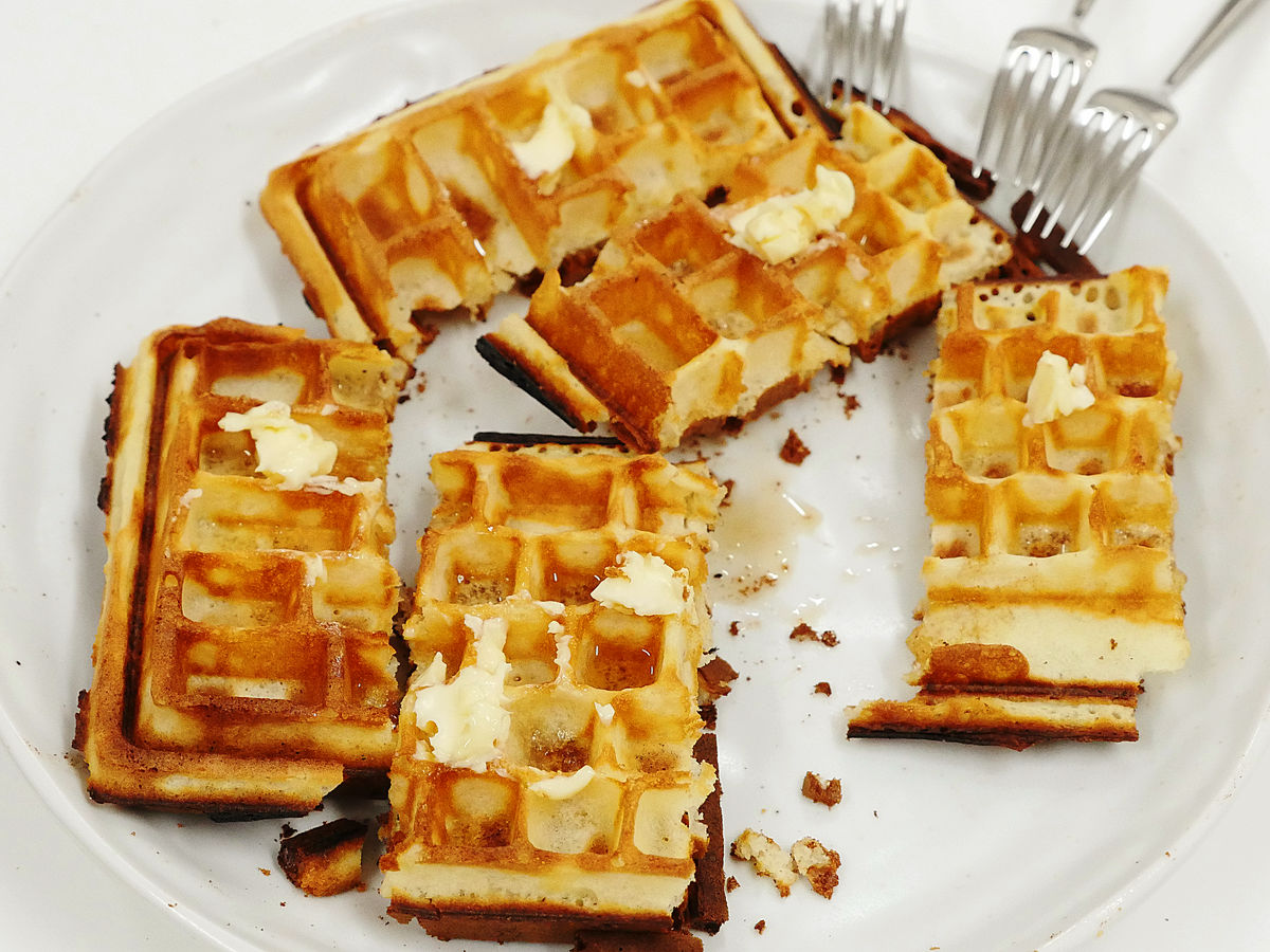 The Keyboard Waffle Iron, A Waffle Maker That Creates Keyboard-Shaped  Breakfast Food