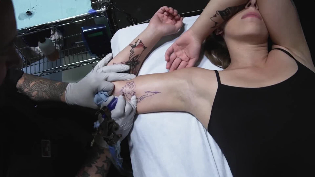 Luna mikami with tattooed gets boners