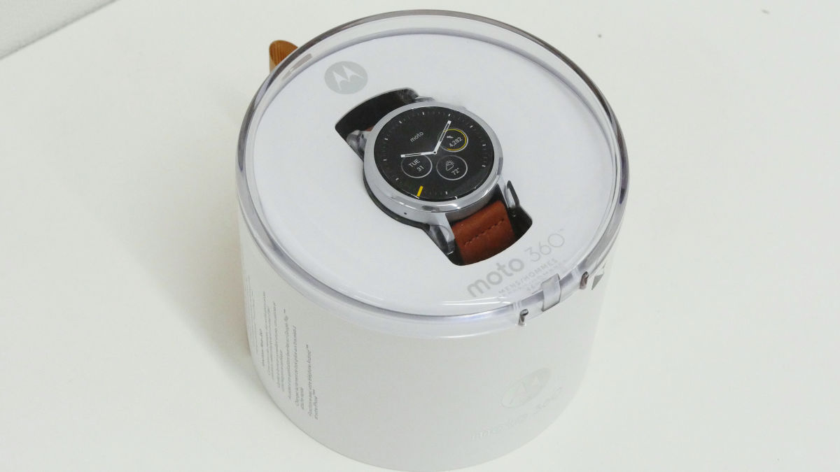 Fascineren Samenstelling Op het randje I tried using a stylish design smart watch "Moto 360 (2nd Gen)" with a  round face - GIGAZINE