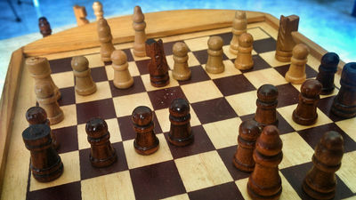 Really Bad Chess where chess pieces are randomly placed every time -  GIGAZINE