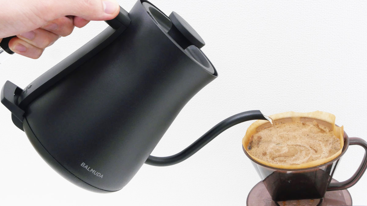 I tried using the electric kettle 'BALMUDA The Pot' which has a