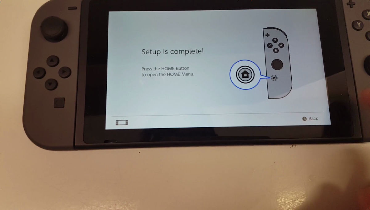なぜか「Nintendo Switch」を発売前にゲットしたユーザーが登場しセットアップのムービーを公開 - GIGAZINE
