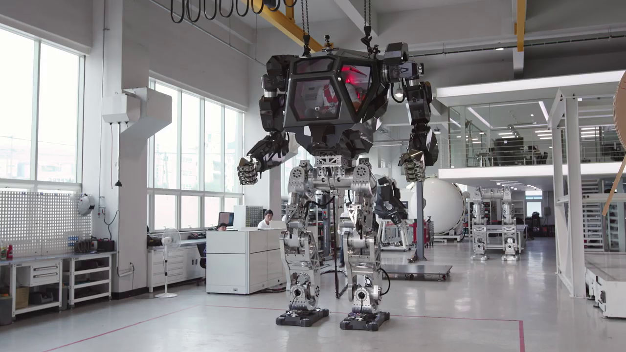 A gigantic robot "METHOD v2" which can also both arms by walking with two legs - GIGAZINE