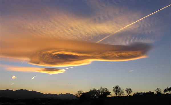 普段は見られない変わった形の雲の写真 Gigazine