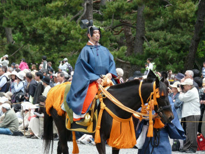 京都三大祭の最初を飾る「葵祭」、京都御所を出発する総勢500名以上の雅な行列をフォトレポート