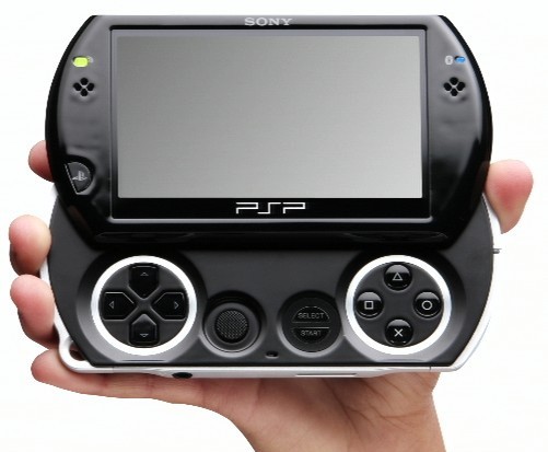 ソニーの新型PSPは「PSP Go」、大容量メモリなどを搭載して大作ソフト