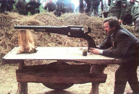 狩猟用のマグナム弾 600ne は拳銃で撃てるのか挑戦しているムービー Gigazine