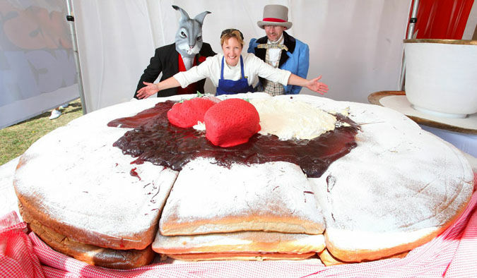 直径約2メートルもある世界最大のティーケーキ クッキーキング Gigazine