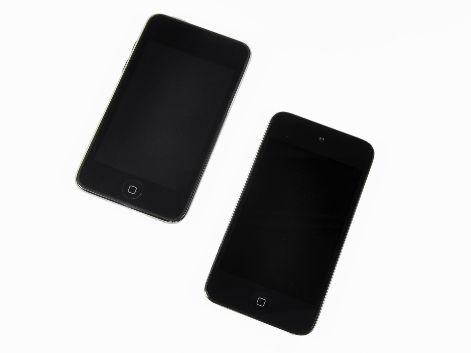 カメラや高解像度液晶を備えた第4世代「iPod touch」を分解した写真が公開、iPhone 4との比較も GIGAZINE