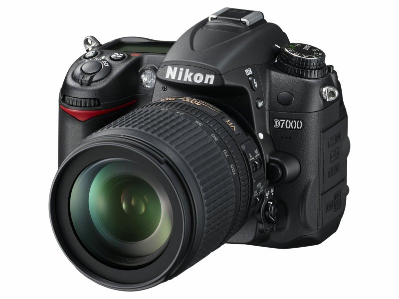 ニコン、D90とD300Sの中間的なデジタル一眼レフ新機種「Nikon D7000