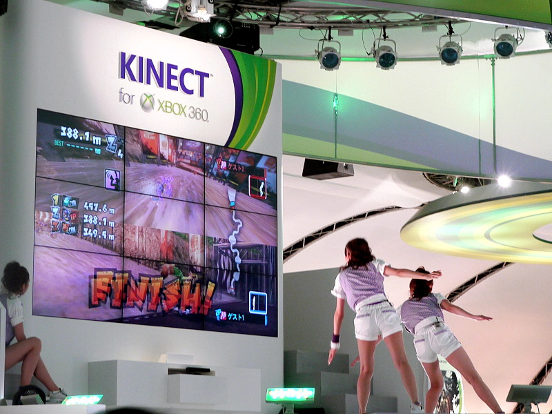 まわって踊ってジャンプして、コントローラーを使わず全身でプレイするXbox 360「Kinect」実演ムービー - GIGAZINE
