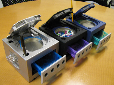 ゲームキューブがそのまま雑貨入れに 手作りリサイクル商品 Gamecube Desktop Organizer Gigazine