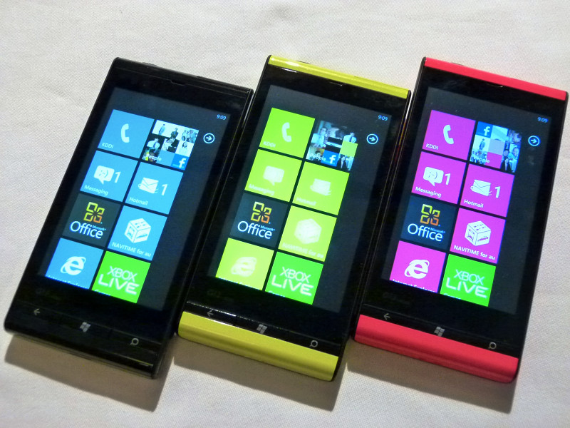 KDDIの「Windows Phone IS12T」超速攻フォトレビュー、ついに日本初