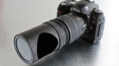 カメラが向いているのと違う方向のものを撮影する Spy Lens スパイレンズ Gigazine