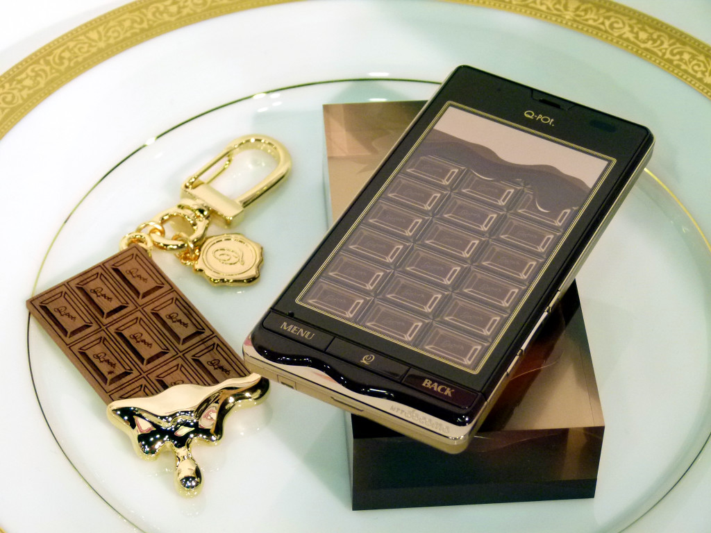 チョコレートとスマートフォンが融合した「Q-pot. Phone」レビュー - GIGAZINE