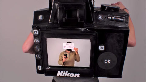 ニコンマン 登場 カメラとして撮影もできるこだわりのハロウィン用仮装 Gigazine