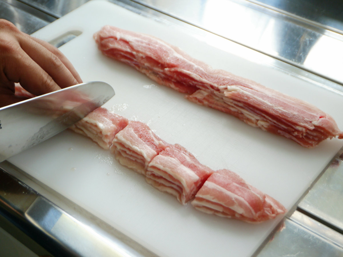 豚バラのスライスを積み重ねて豚の角煮っぽくする「豚バラスライスで角煮風」に挑戦した結果、こんなのができた - GIGAZINE