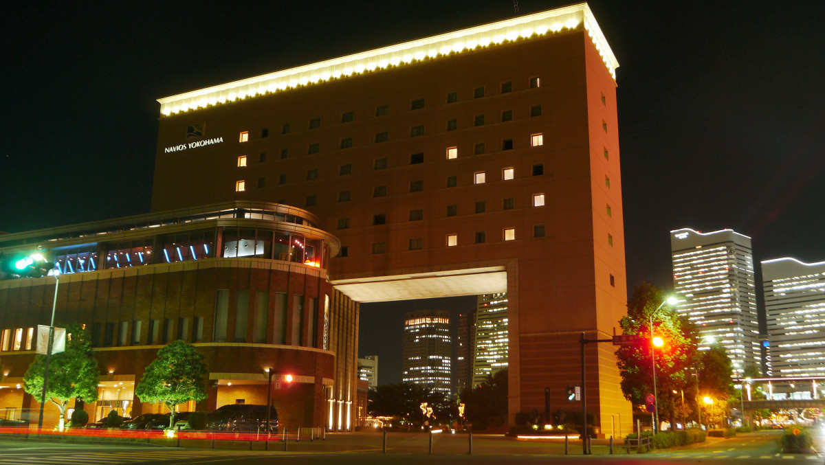 横浜の夜景を一望可能 立地環境もバツグンな8000円台のホテル ナビオス横浜 に泊まってみました Gigazine