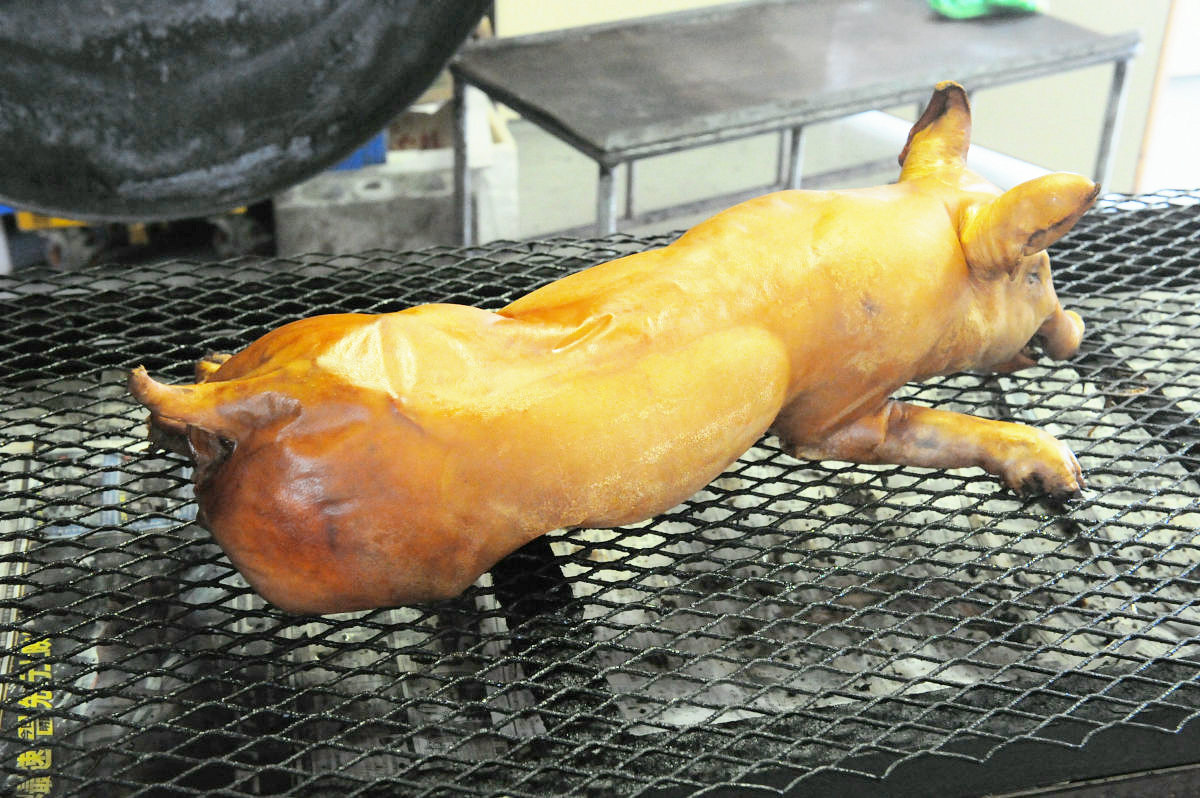 トランプ 豚 の 丸焼き