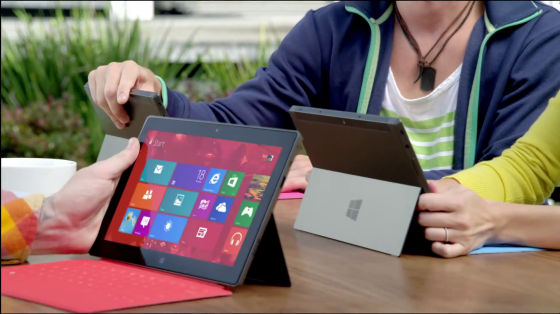 Microsoftのタブレット「Surface」のキーボードを外して交換しまくるムービーがクールでオサレな感じを出そうとして妙なことに