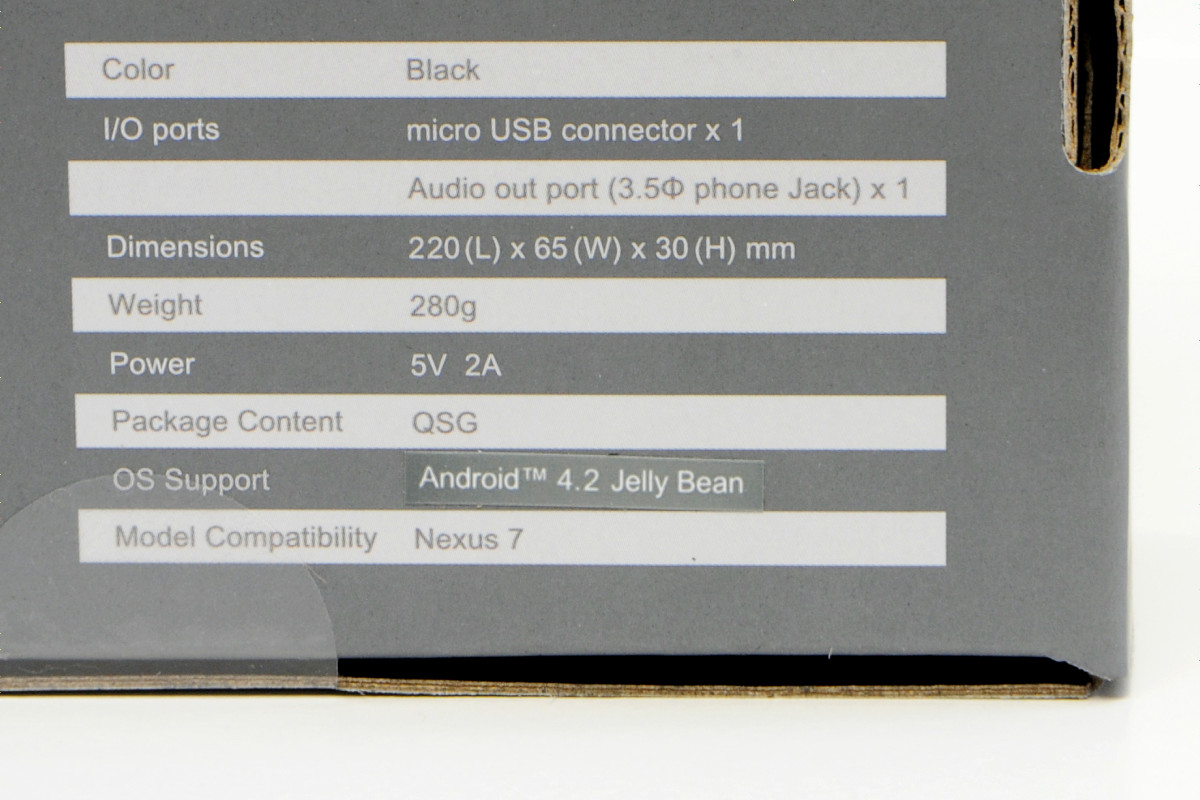 Nexus7」を机の上やベッドサイドでも快適に使い倒せる純正アクセサリー 