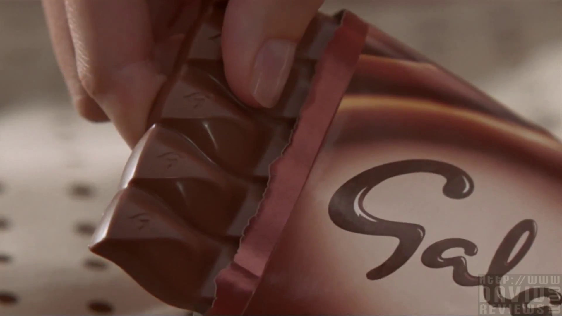 Песня лучше шоколада. Dove шелковый шоколад реклама 2010. Одри Хепберн в рекламе шоколада. Реклама dove шелковый шоколад. Реклама шоколада dove.