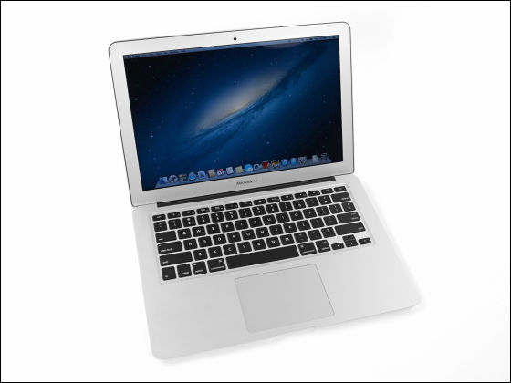「MacBook Air」2013年モデルを2012年モデルと比較しつつ分解したレポート - GIGAZINE