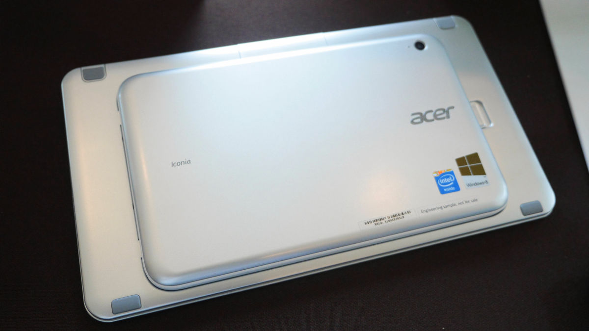 専用Acer W3-810