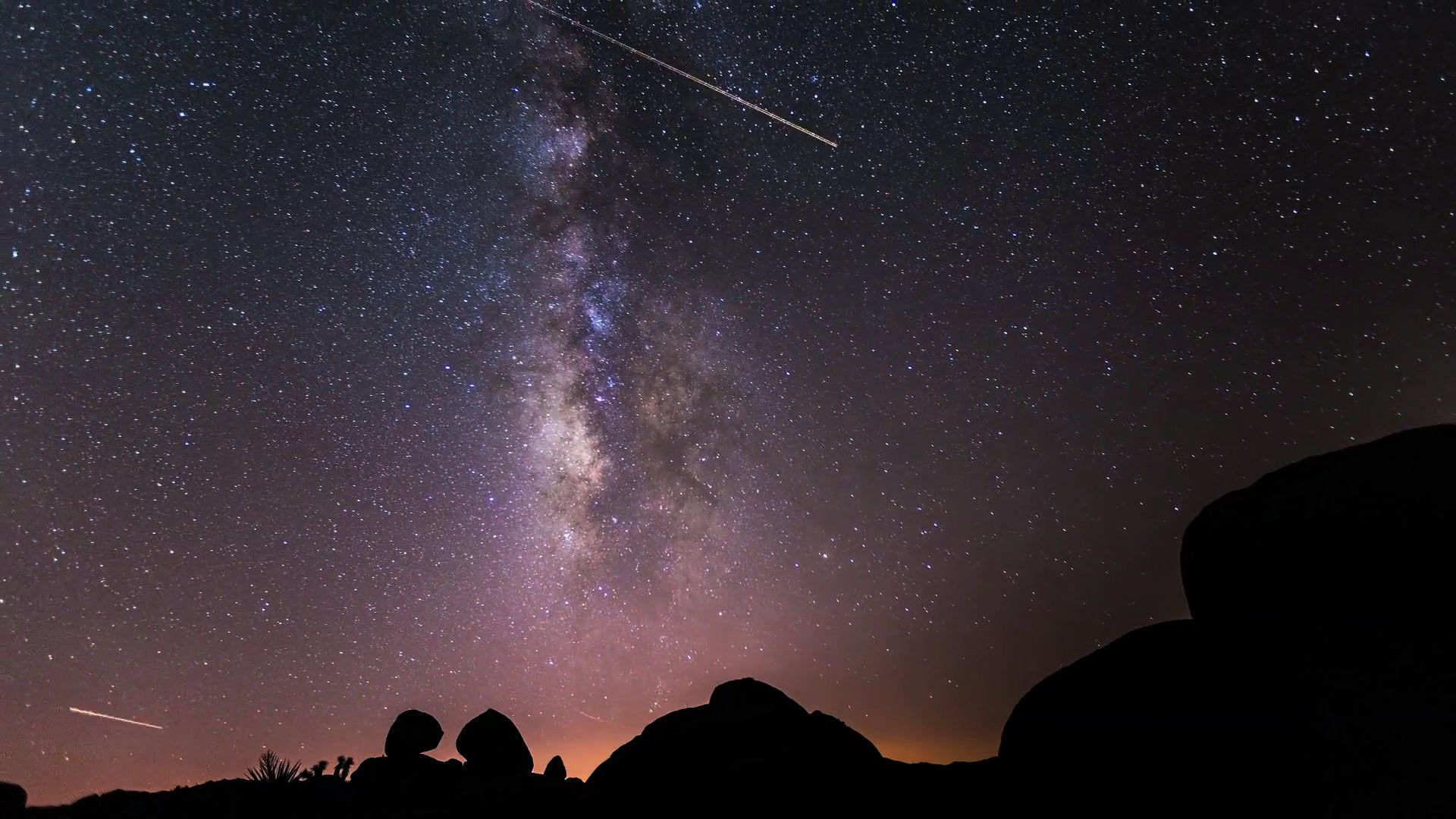 3日間かけて撮影したペルセウス座流星群を1分にまとめた美麗ムービー Gigazine