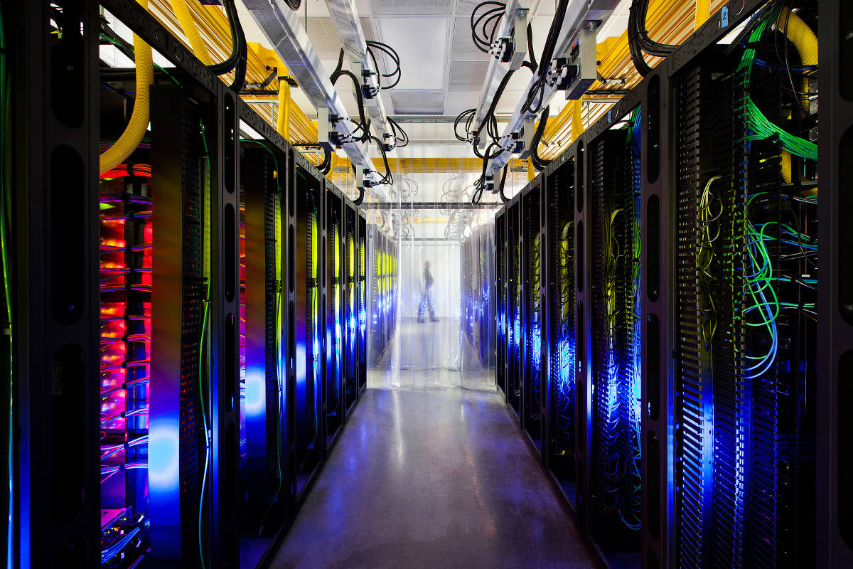 Googleがあらゆるサービスを支えるデータセンターの様子を公開中 Gigazine