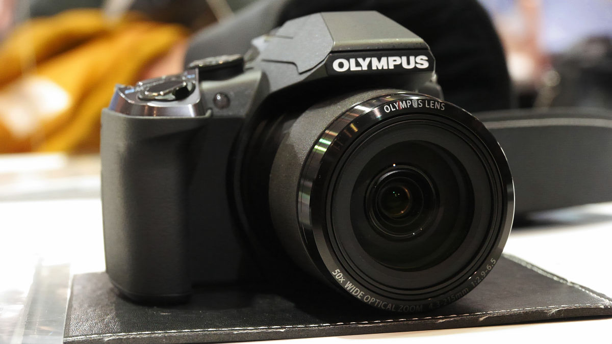 在庫大量【美品】OLYMPUS STYLUS SP-100EEドットサイト照準器搭載 デジタルカメラ