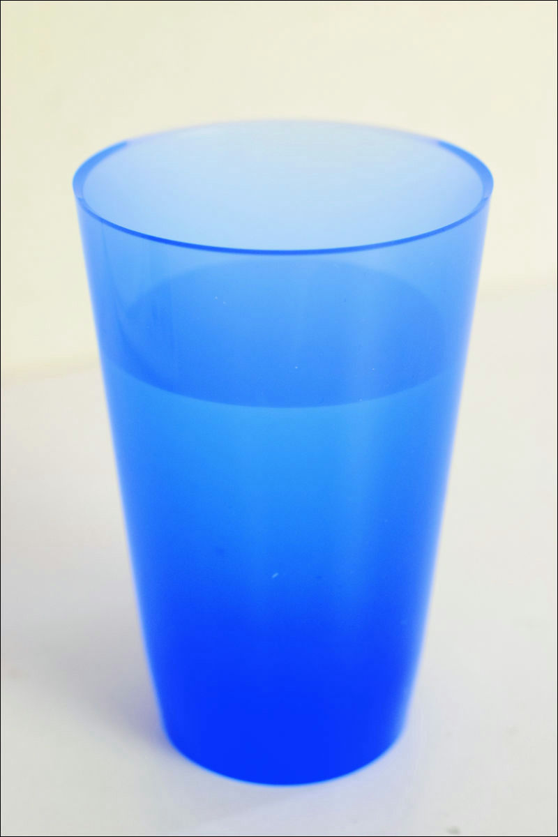 ガラスのように透明なのにグニャグニャ曲がって割れないコップ グラス Shupua を使ってみました Gigazine