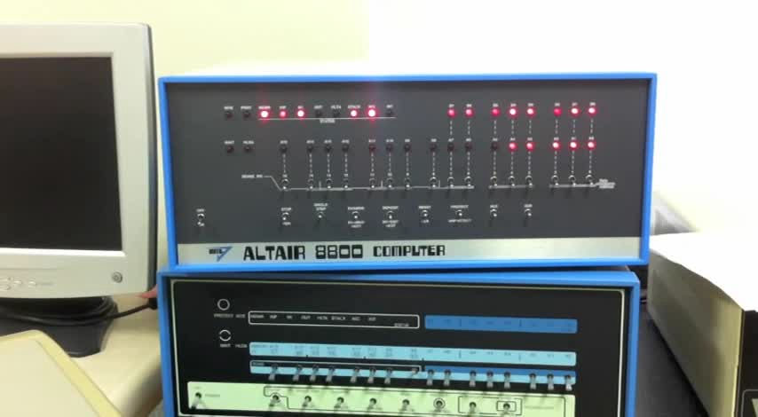 4K BASIC is a valuable movie running on the world's first personal computer "Altair 8800" - GIGAZINE