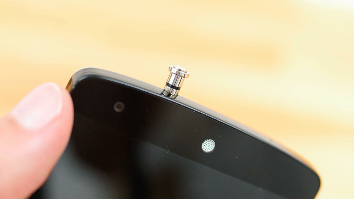 Androidスマホのイヤホンジャックに取り付ける物理ボタン Ikey が超絶便利 Gigazine
