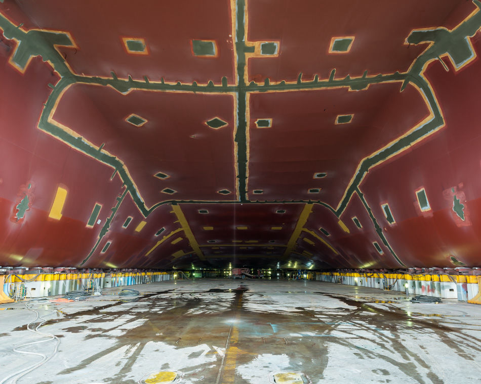 世界最大のコンテナ船「マースク・トリプルE」が建造されているドックの風景 GIGAZINE