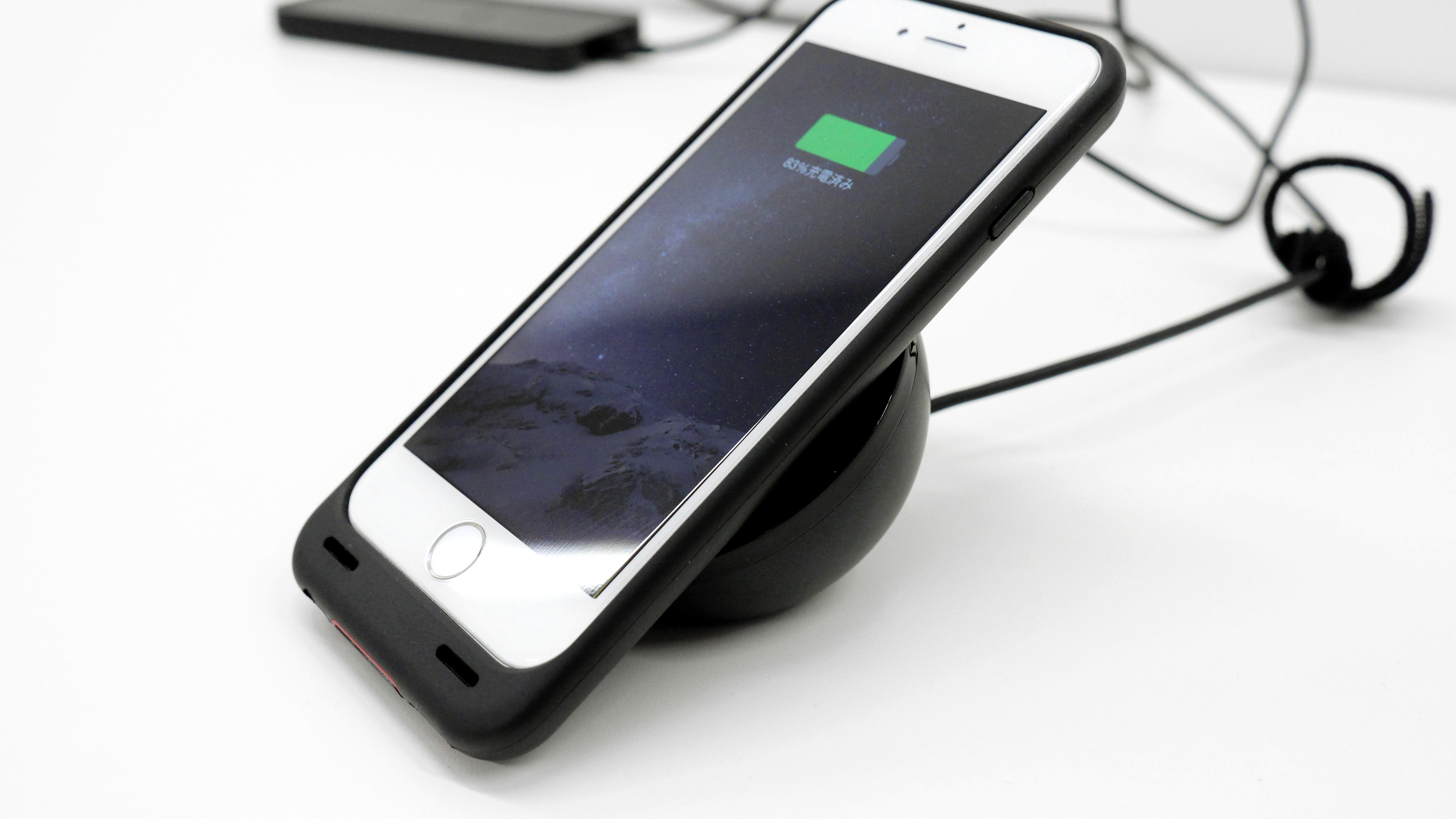 iPhoneをポンと置くだけで充電可能な耐衝撃ケース「Backbone Wireless Charging Case」を使ってみた
